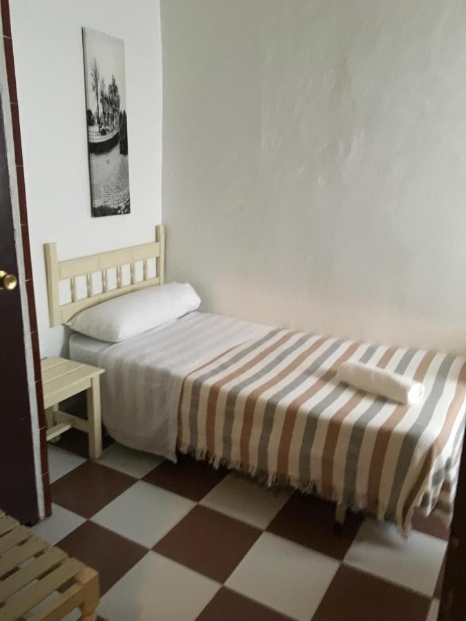 Pension Lisdos Sevilla Exteriör bild