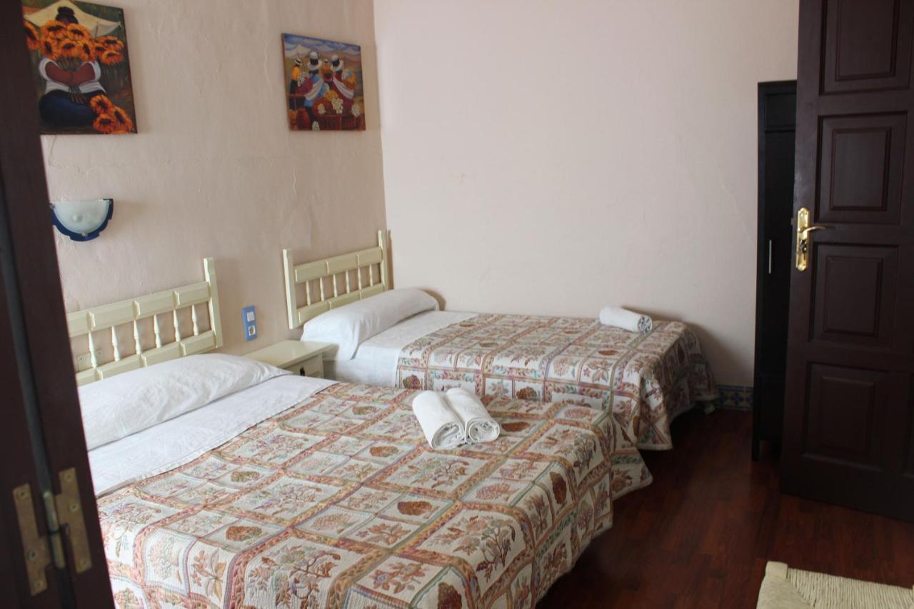 Pension Lisdos Sevilla Exteriör bild