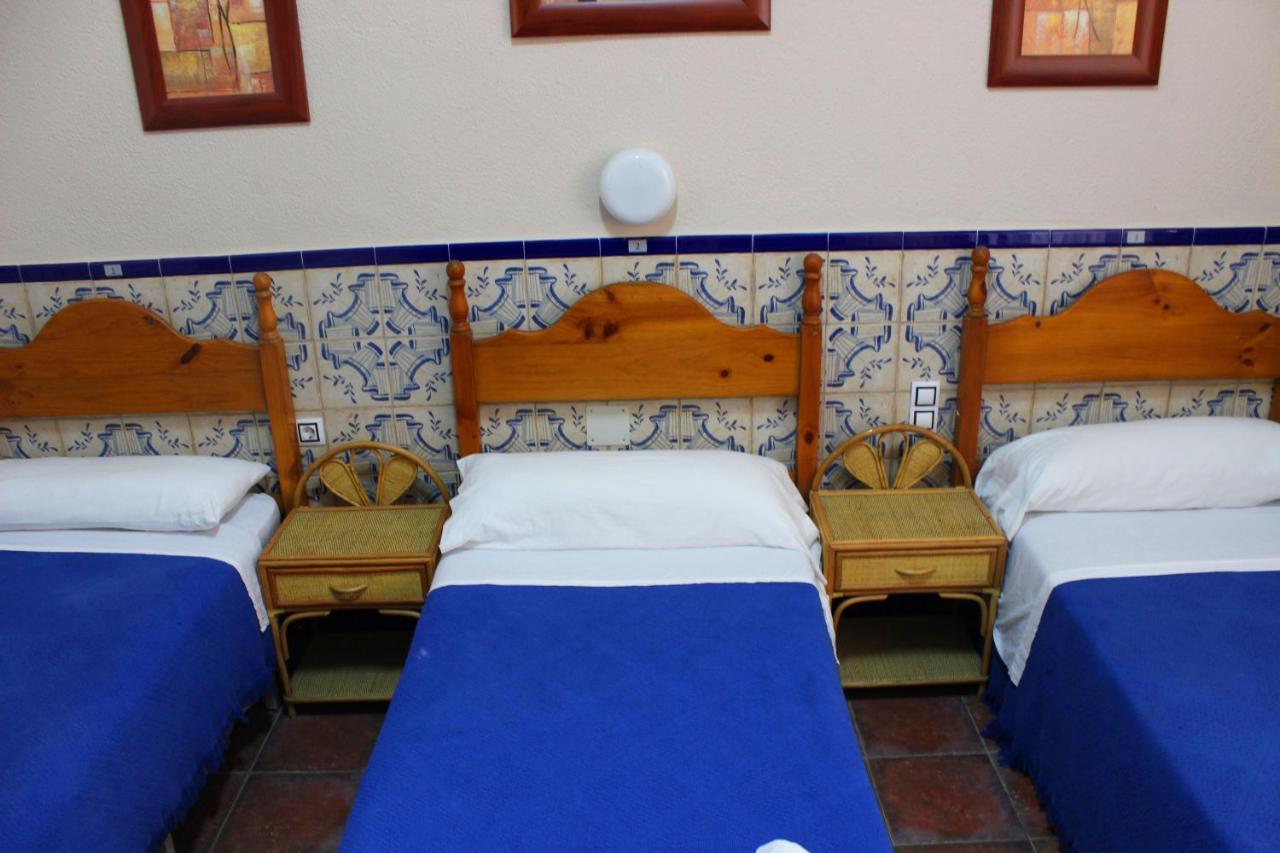 Pension Lisdos Sevilla Exteriör bild