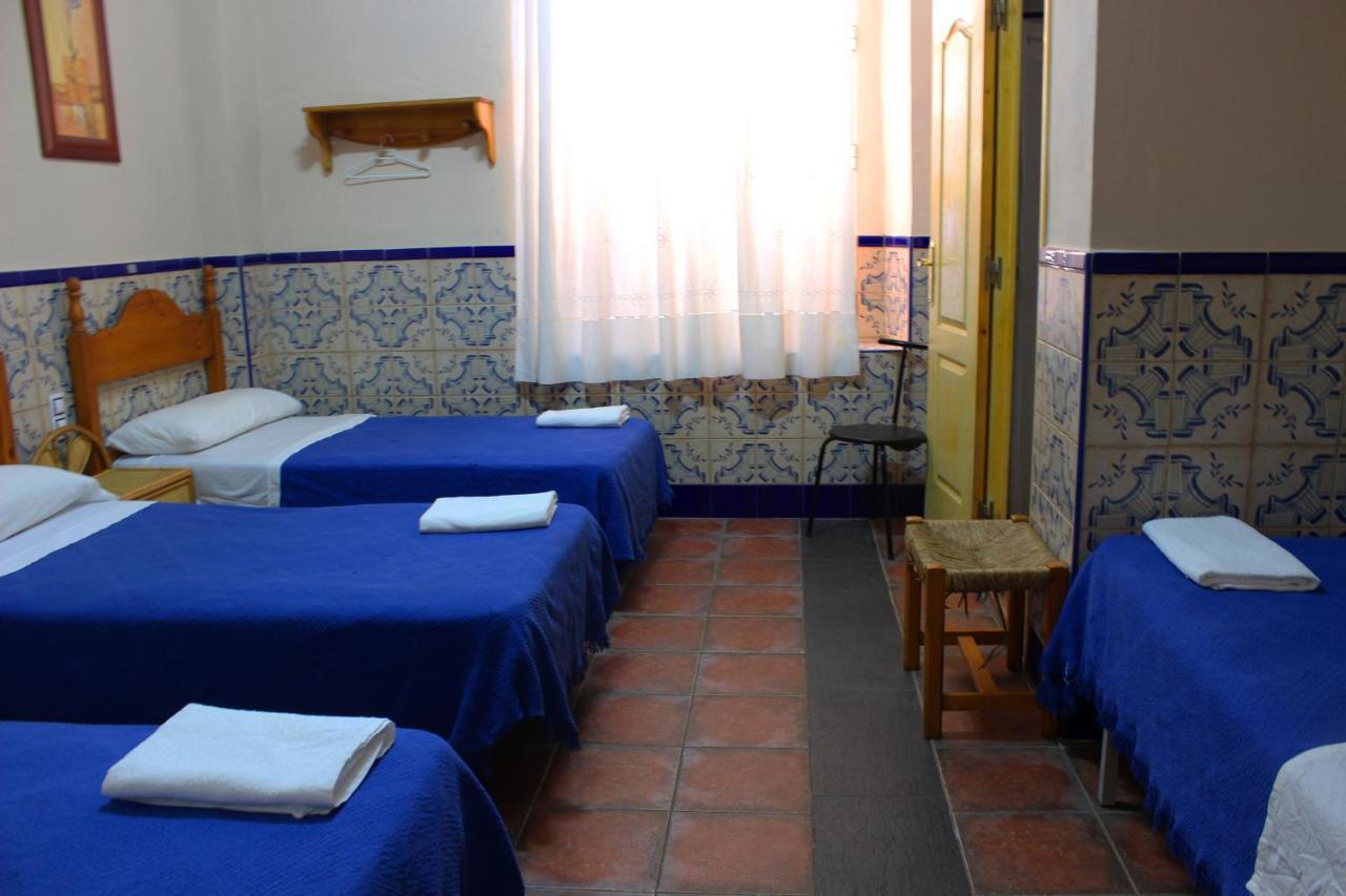 Pension Lisdos Sevilla Exteriör bild