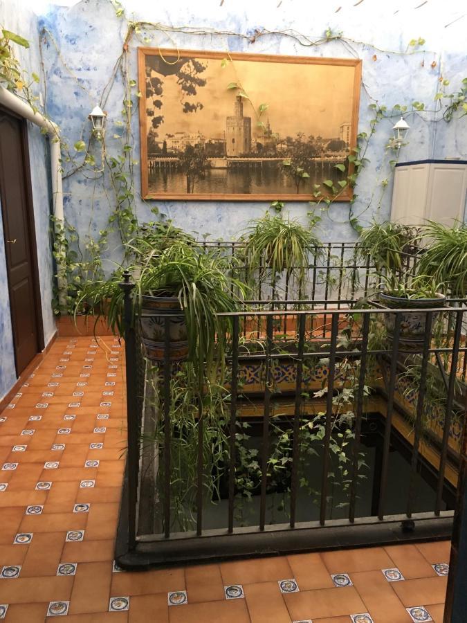 Pension Lisdos Sevilla Exteriör bild